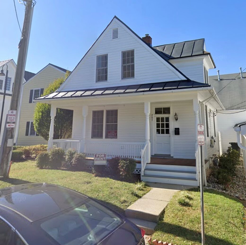 207 Church St SE, Leesburg, VA for Rent