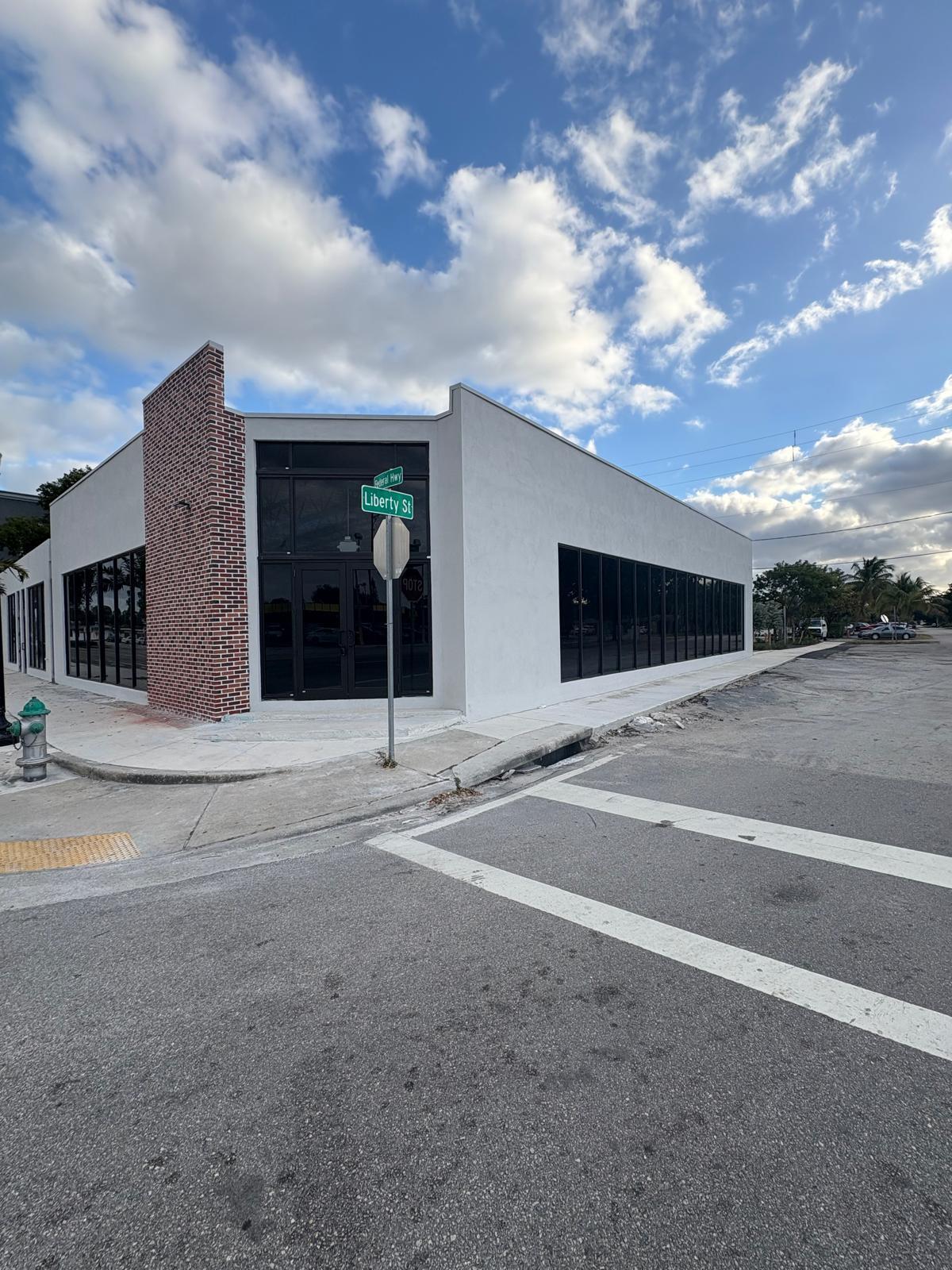 2215 N Federal Hwy, Hollywood, FL for Rent