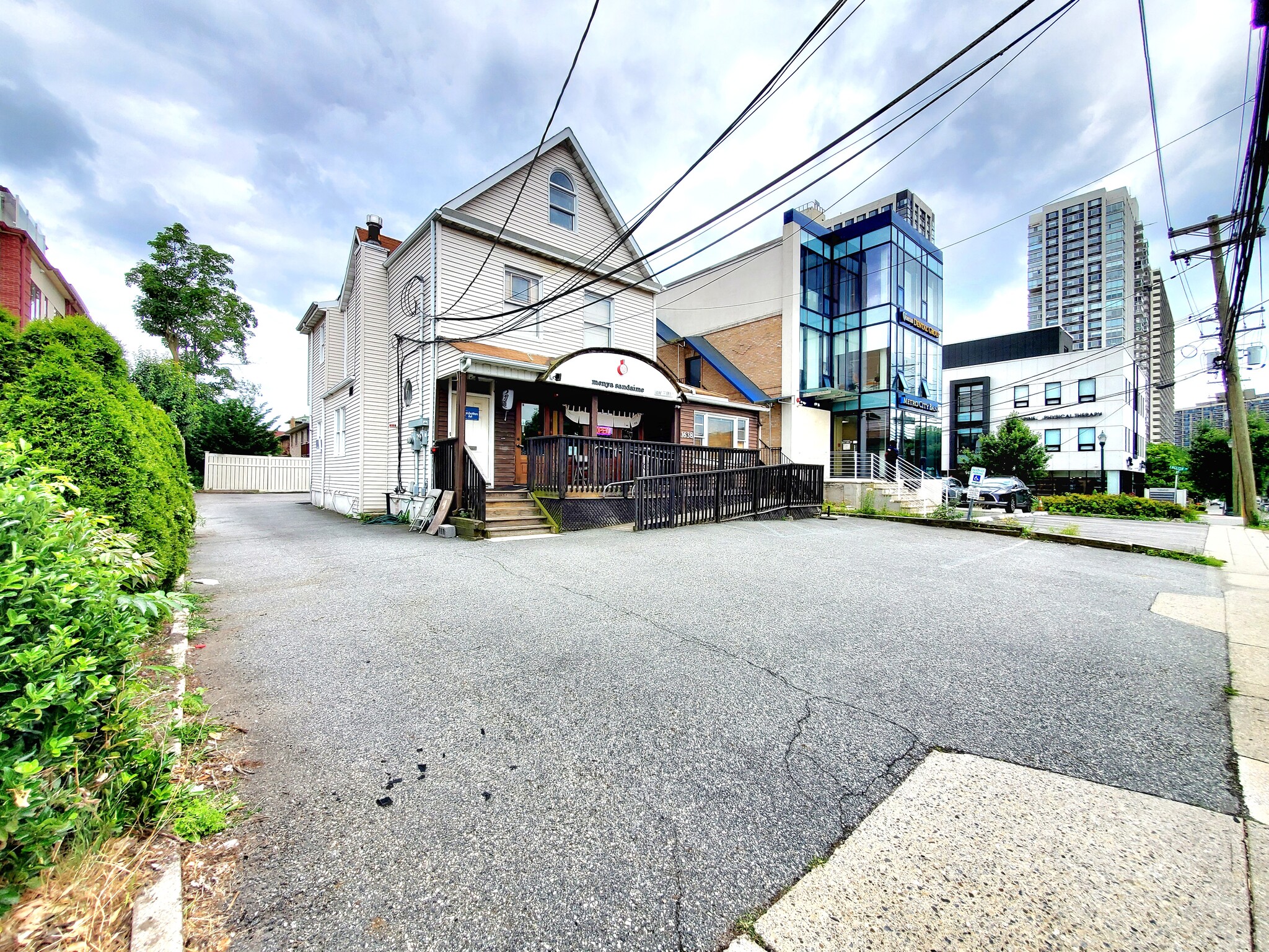 1638 Parker Ave, Fort Lee, NJ for Rent