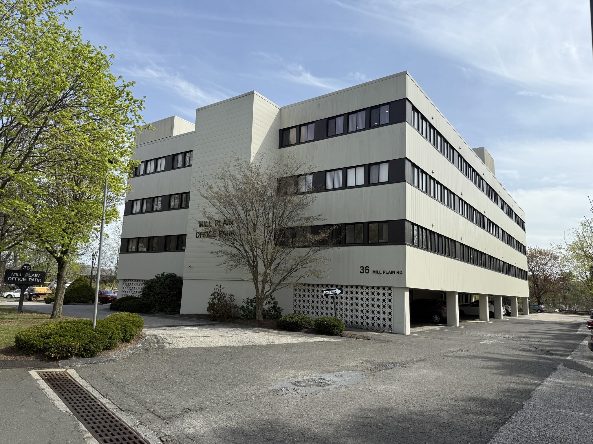 36 Mill Plain Rd, Danbury, CT for Rent