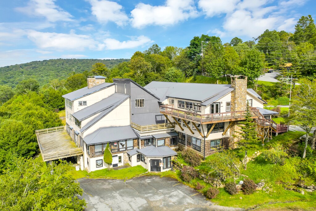 704 Beech Mountain Pky, Beech Mountain, NC for Sale