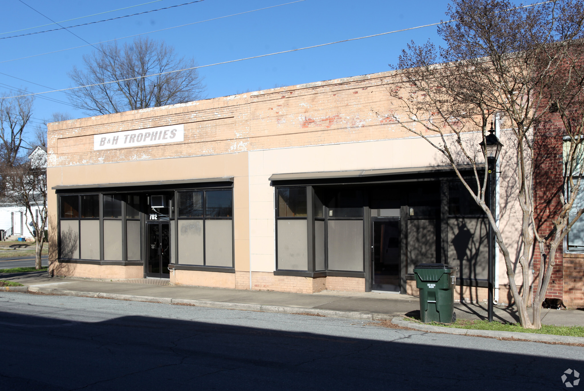702-704 E Davis St, Burlington, NC for Sale