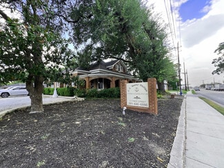 Humble, TX Office/Residential - 717 E 1st St