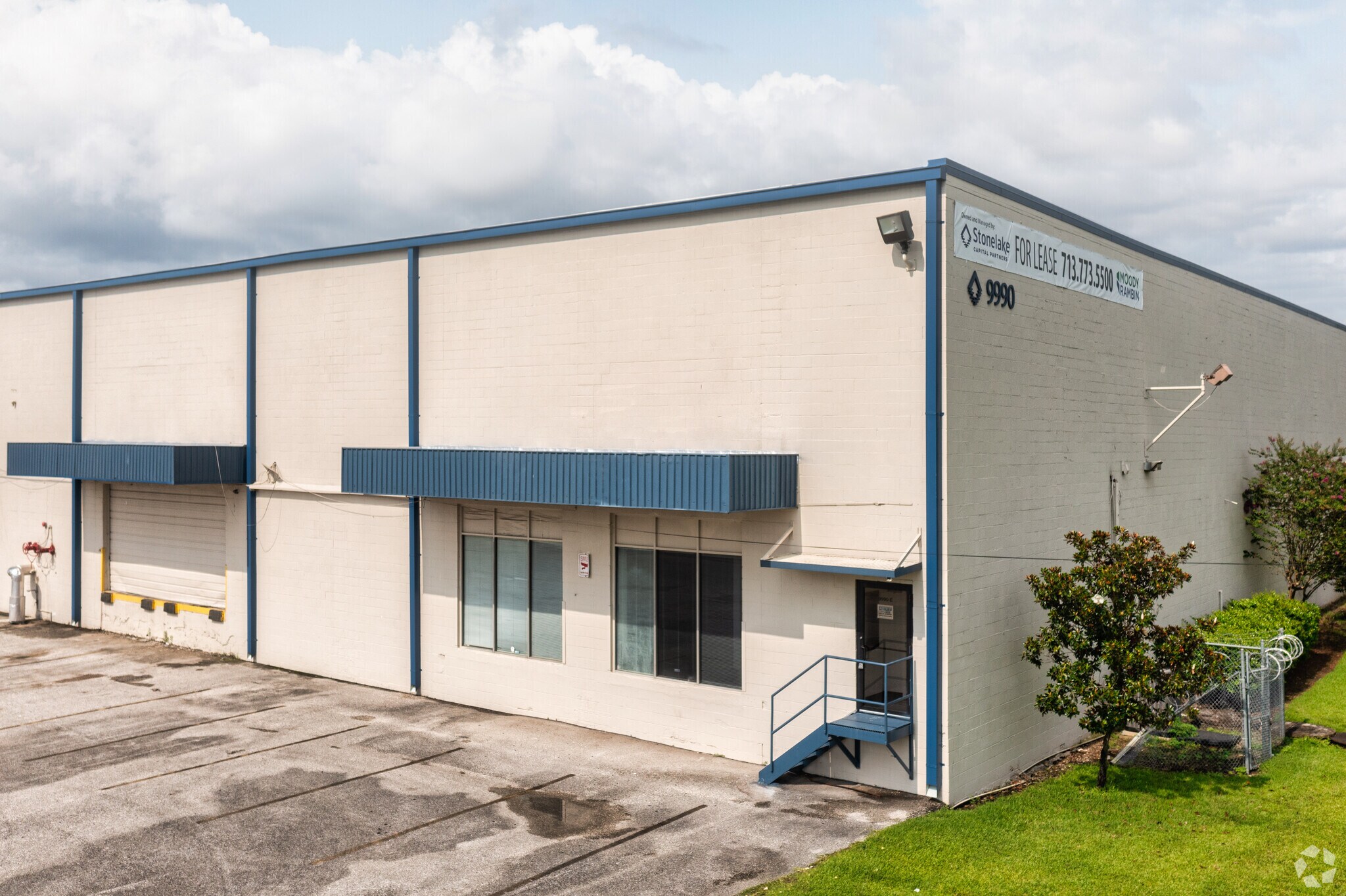 9990 E I-10 Fwy, Houston, TX for Rent