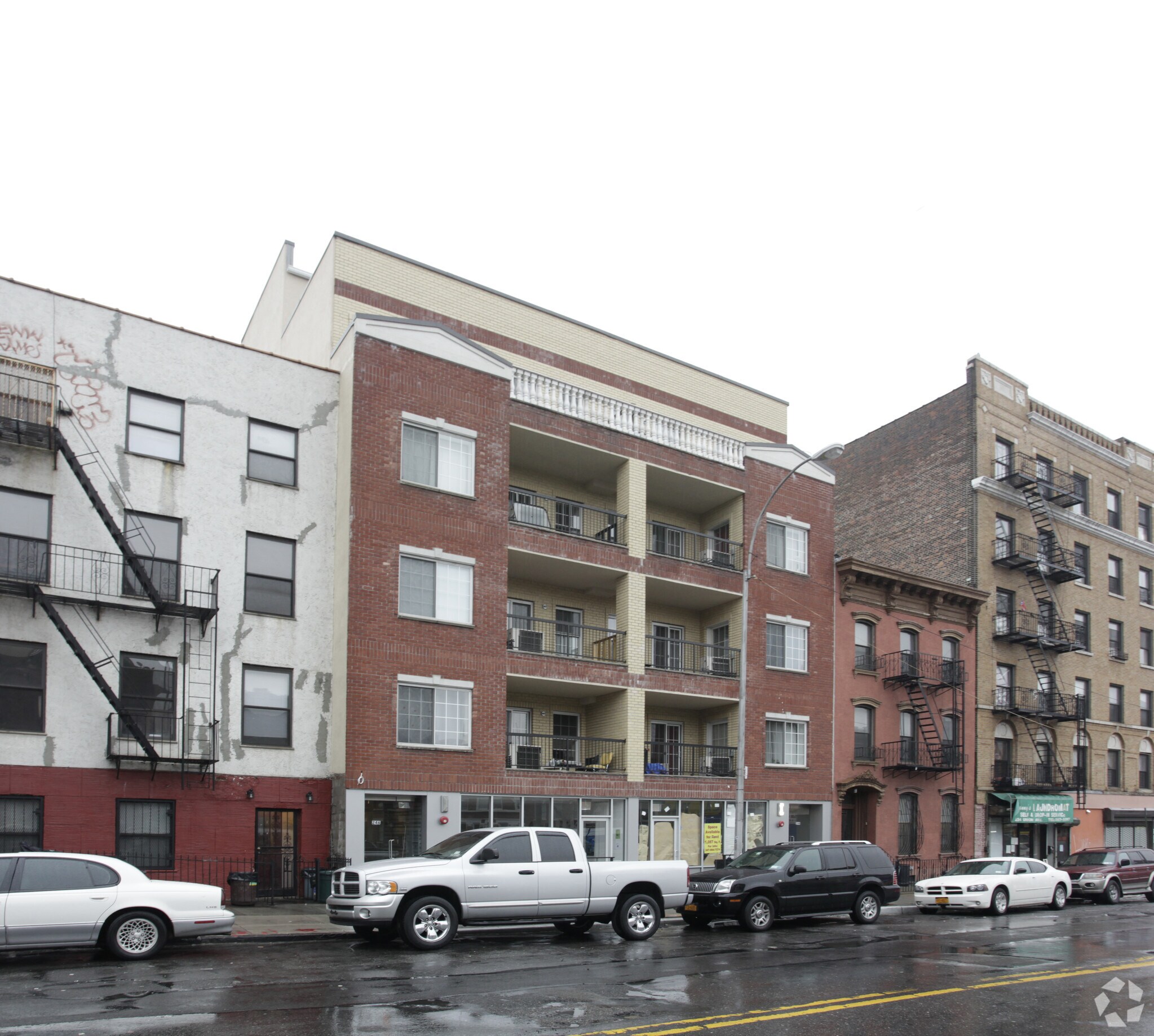 244-246 Union Ave, Brooklyn, NY for Rent
