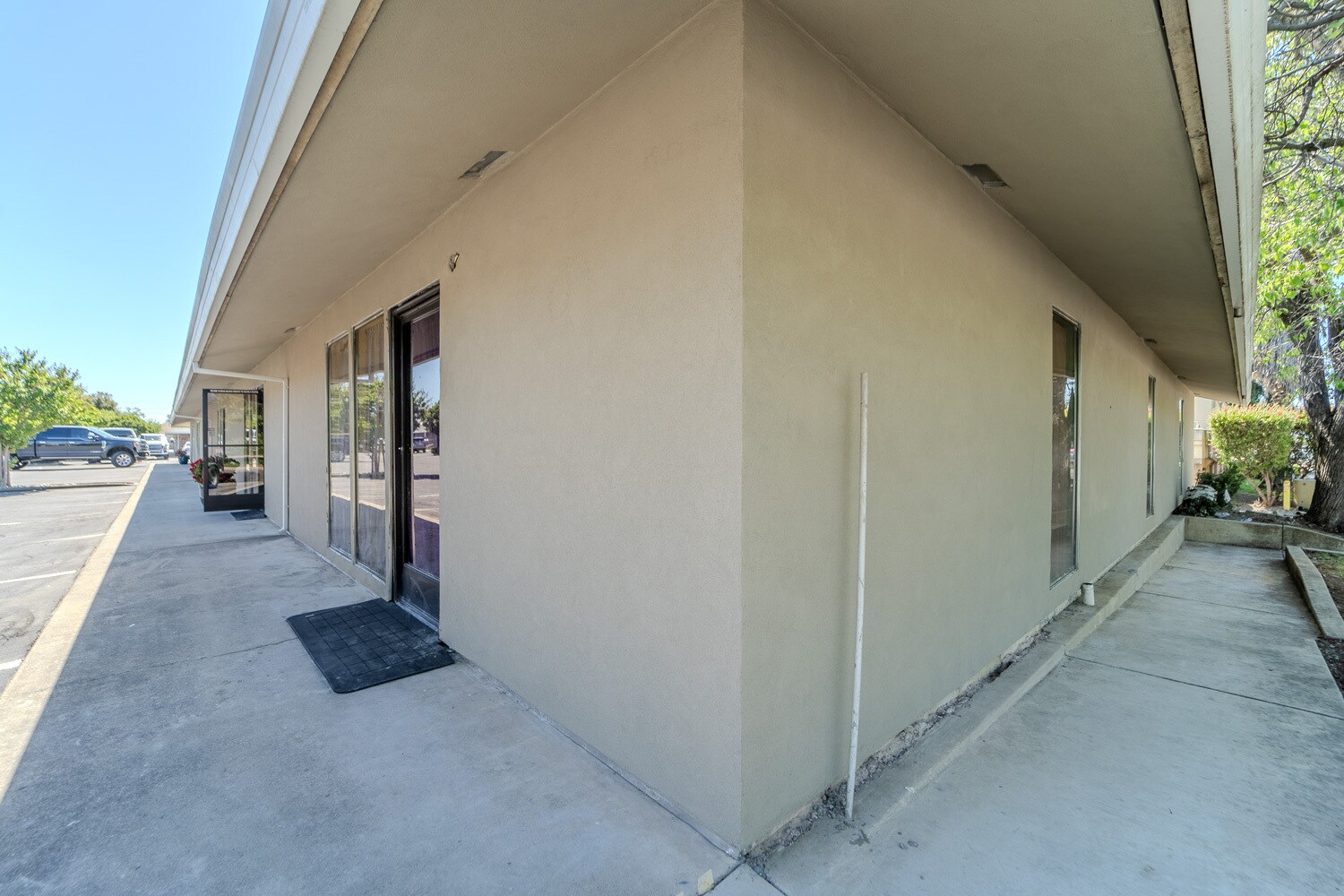 1548 Poole Blvd Yuba City, CA 95993 Office Property for Lease on