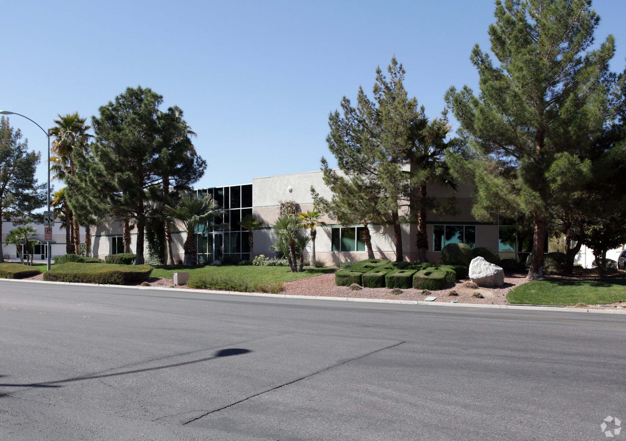 6285 S McLeod Dr, Las Vegas, NV for Rent