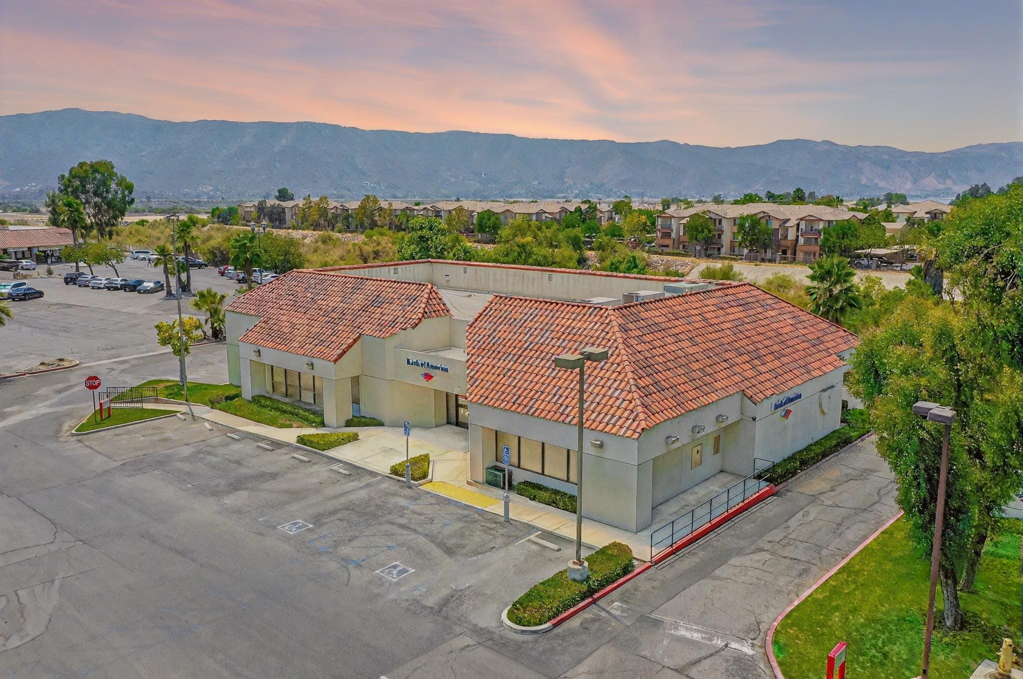 2495 Lakeshore Dr, Lake Elsinore, CA for Sale