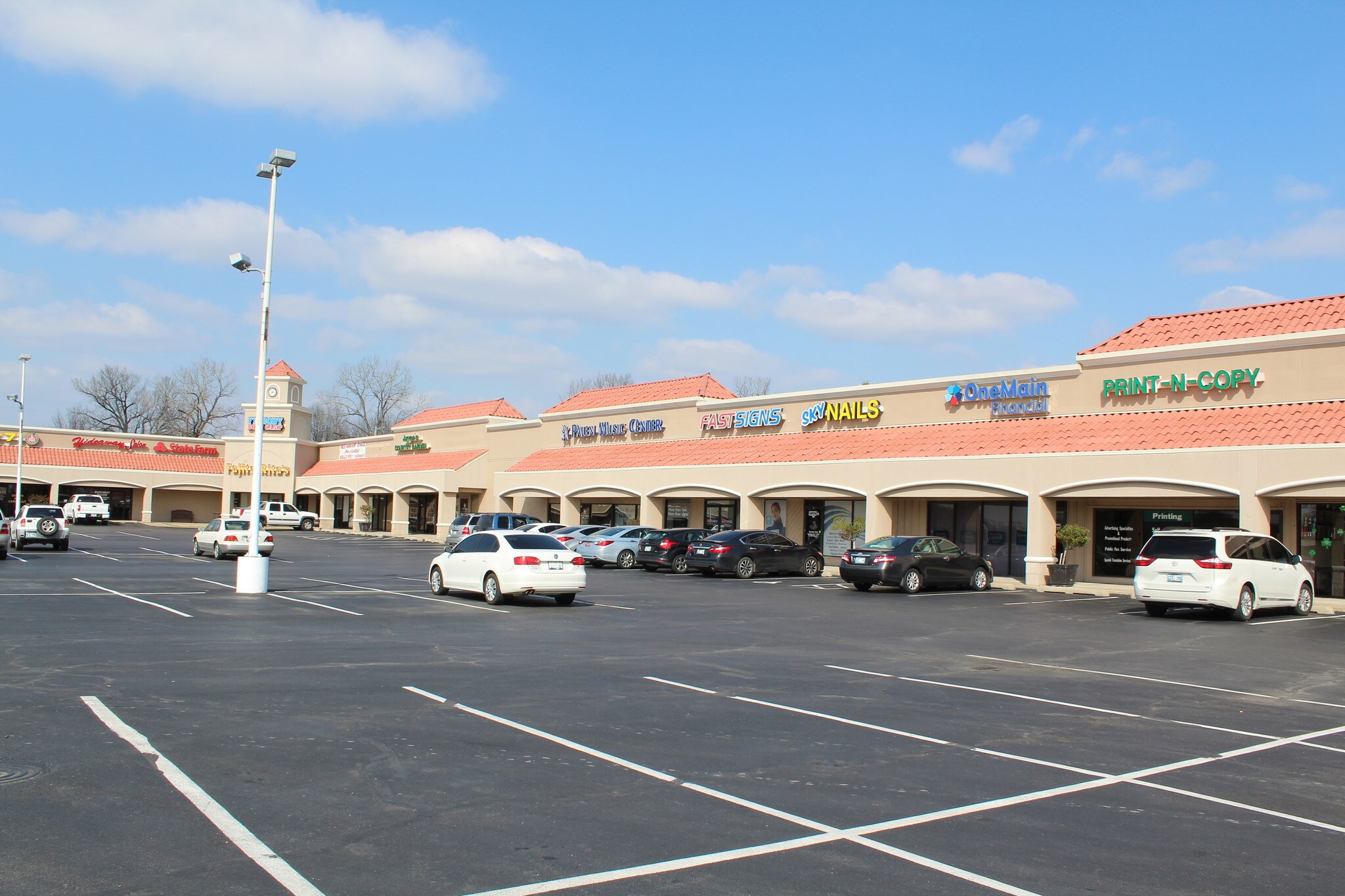 915-1009 N Elm Pl, Broken Arrow, OK for Rent