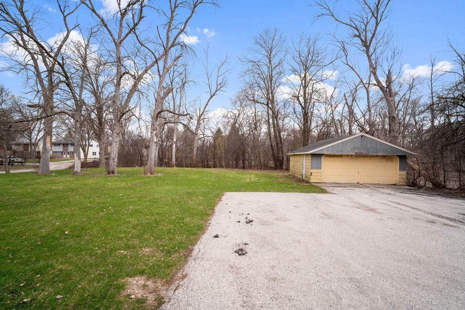 6272 N 101st St, Milwaukee, WI for Sale