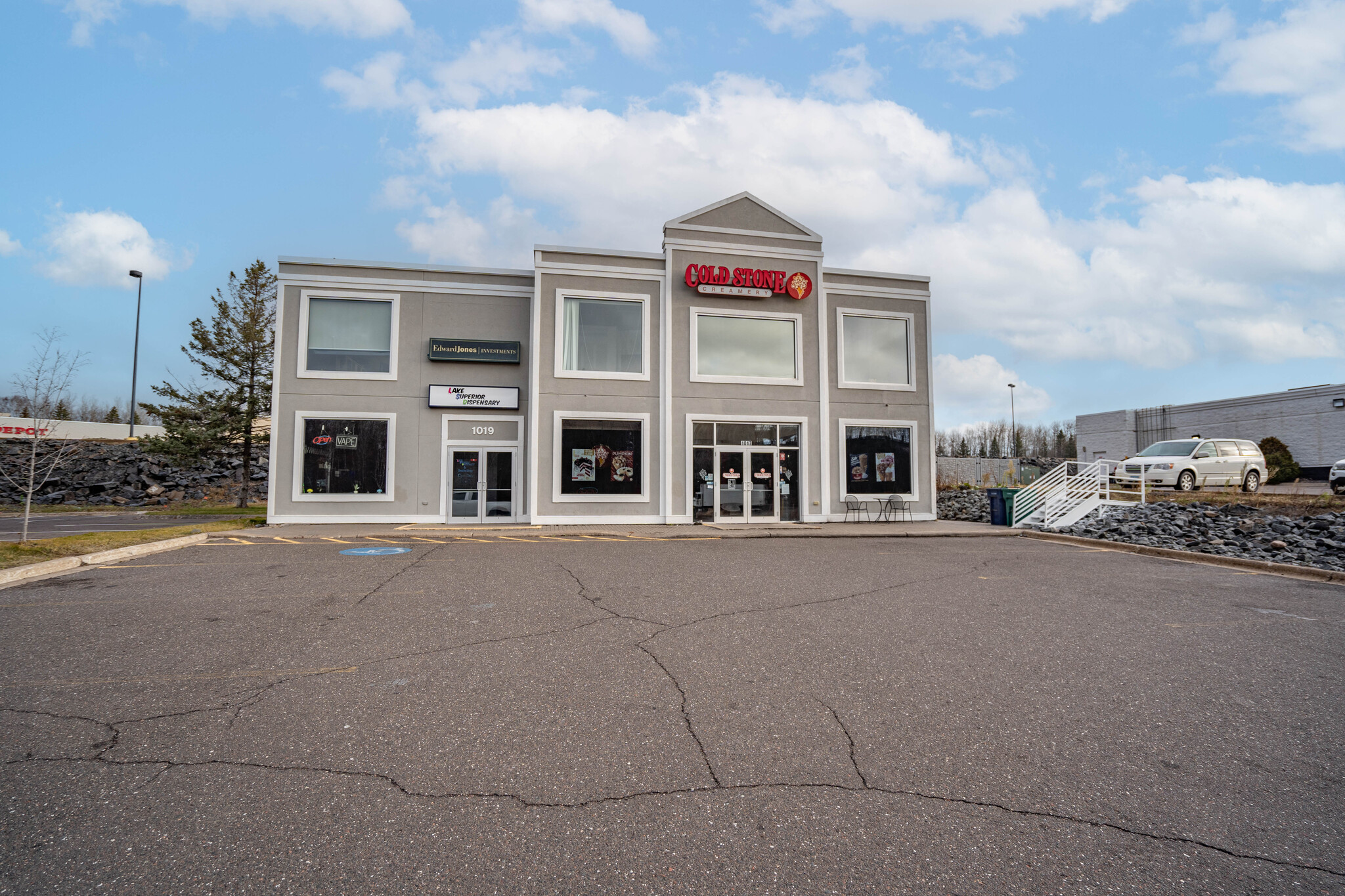 1017-1019 W Central Entrance, Duluth, MN for Sale