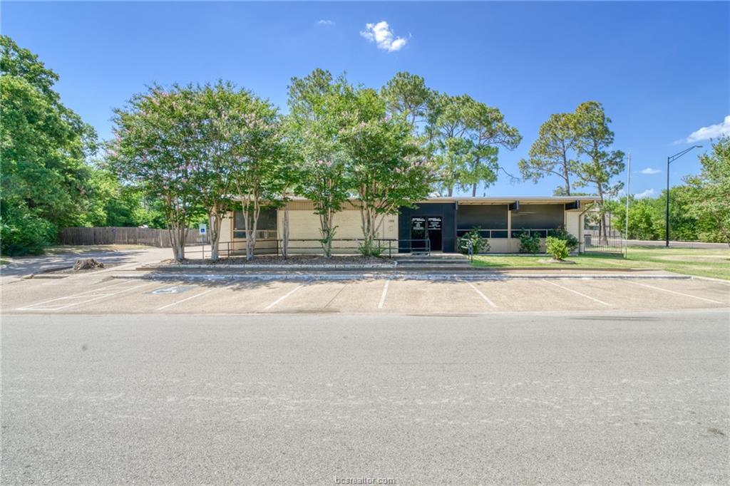100 Brookside Dr W Bryan, TX 77801 Office Property for Sale on