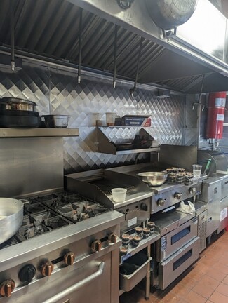 Bronx, NY Retail - 712 Courtlandt Ave