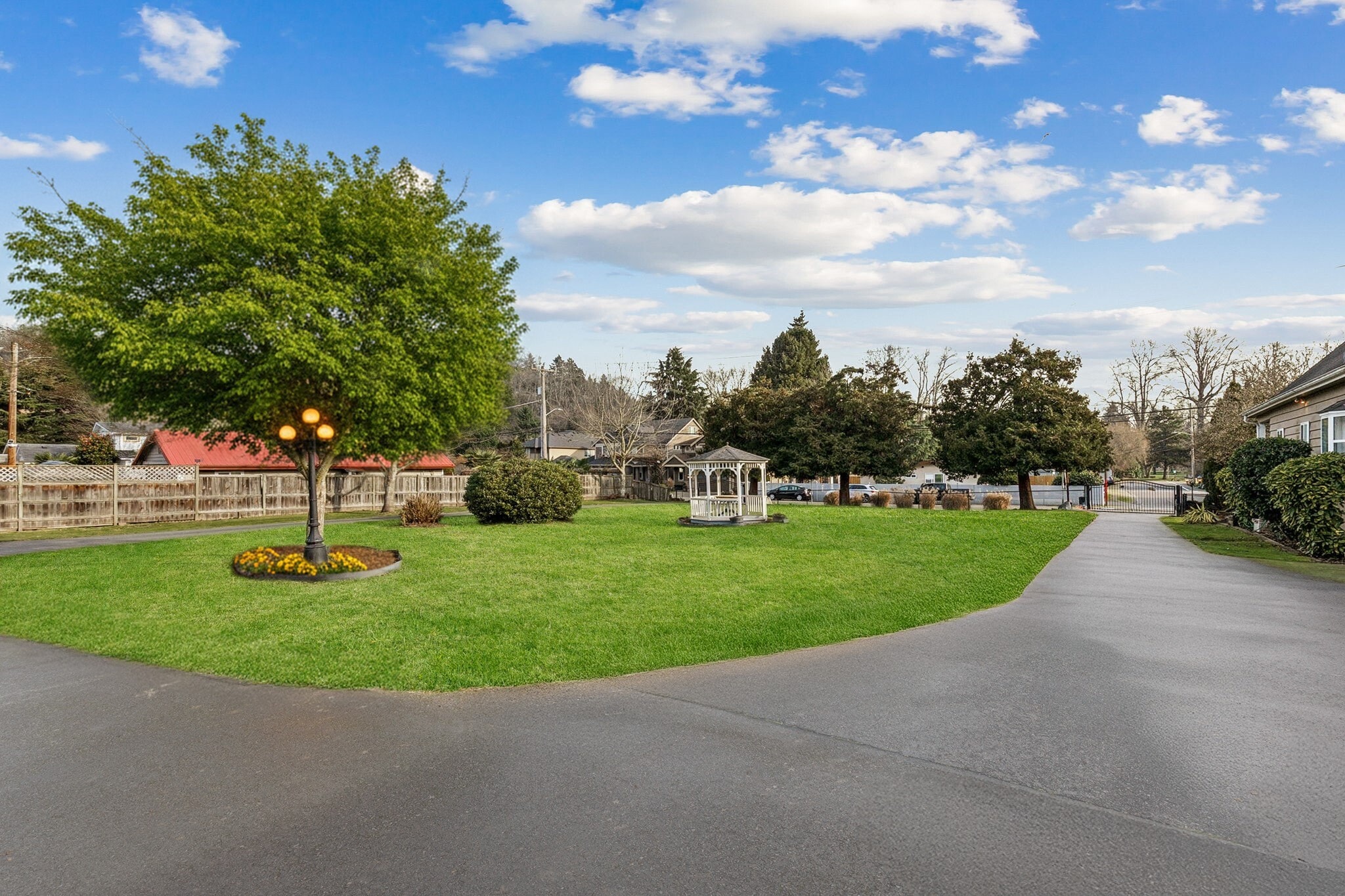 13301 56th Ave S, Seattle, WA for Sale