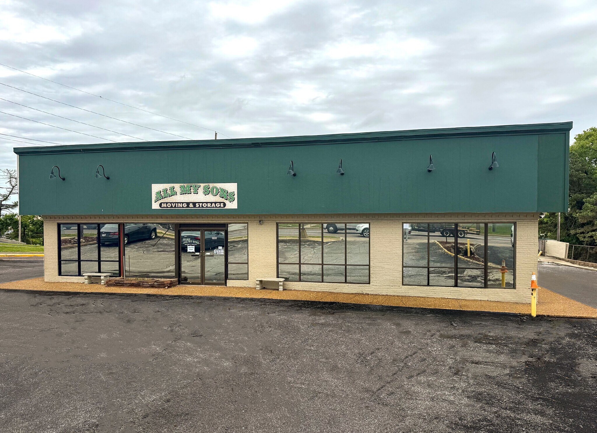 3594 N Lindbergh Blvd, Bridgeton, MO for Rent