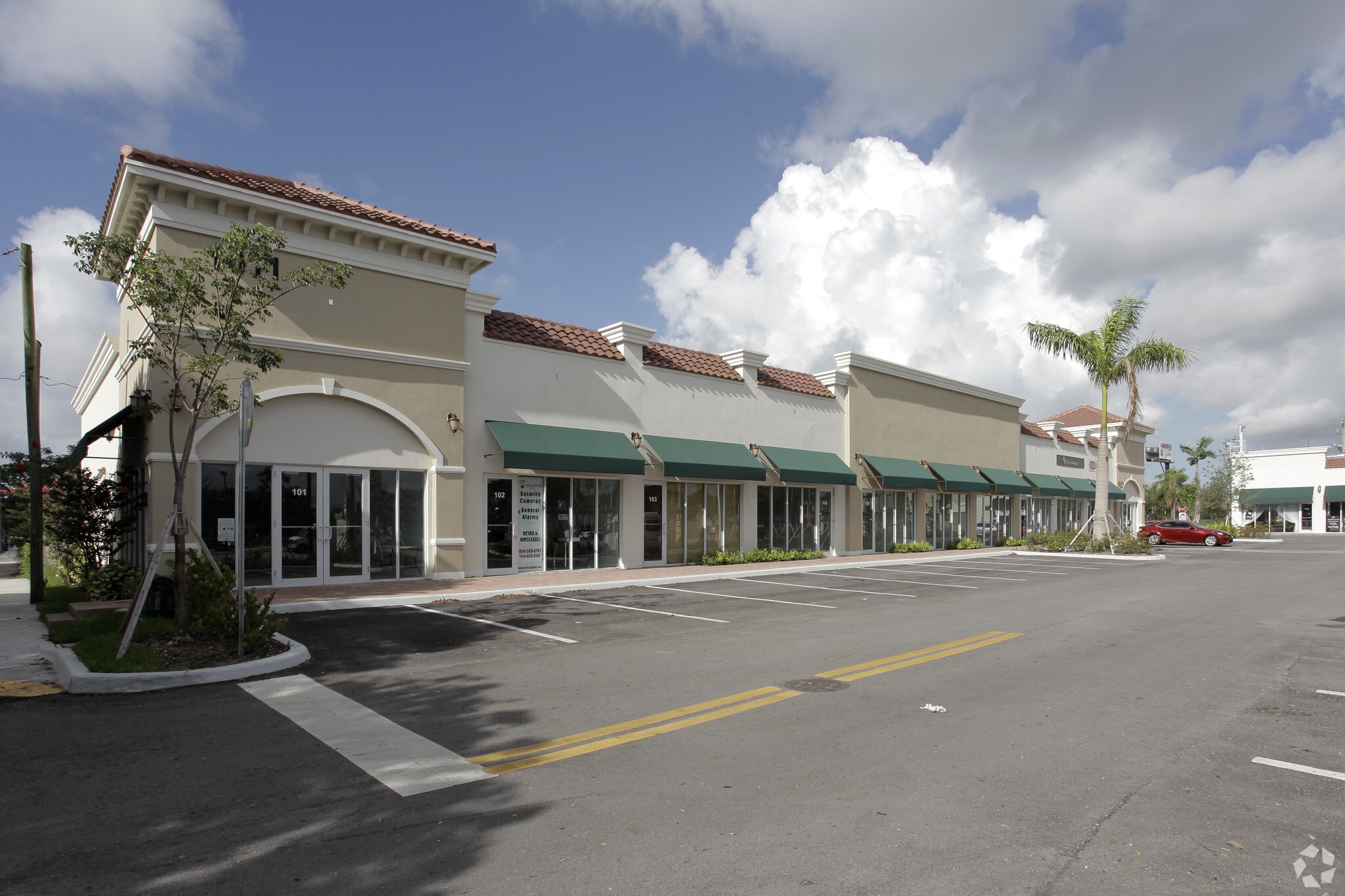 1011-1021 W Hallandale Beach Blvd, Hallandale, FL for Rent