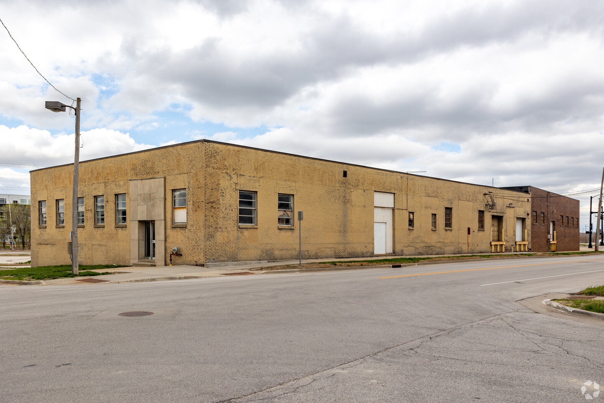 1100 Cherry St, Des Moines, IA for Rent