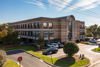 Oakbrook Terrace, IL Office - 1S443 Summit Ave Oakbrook Terrace, IL Office - 1S443 Summit Ave