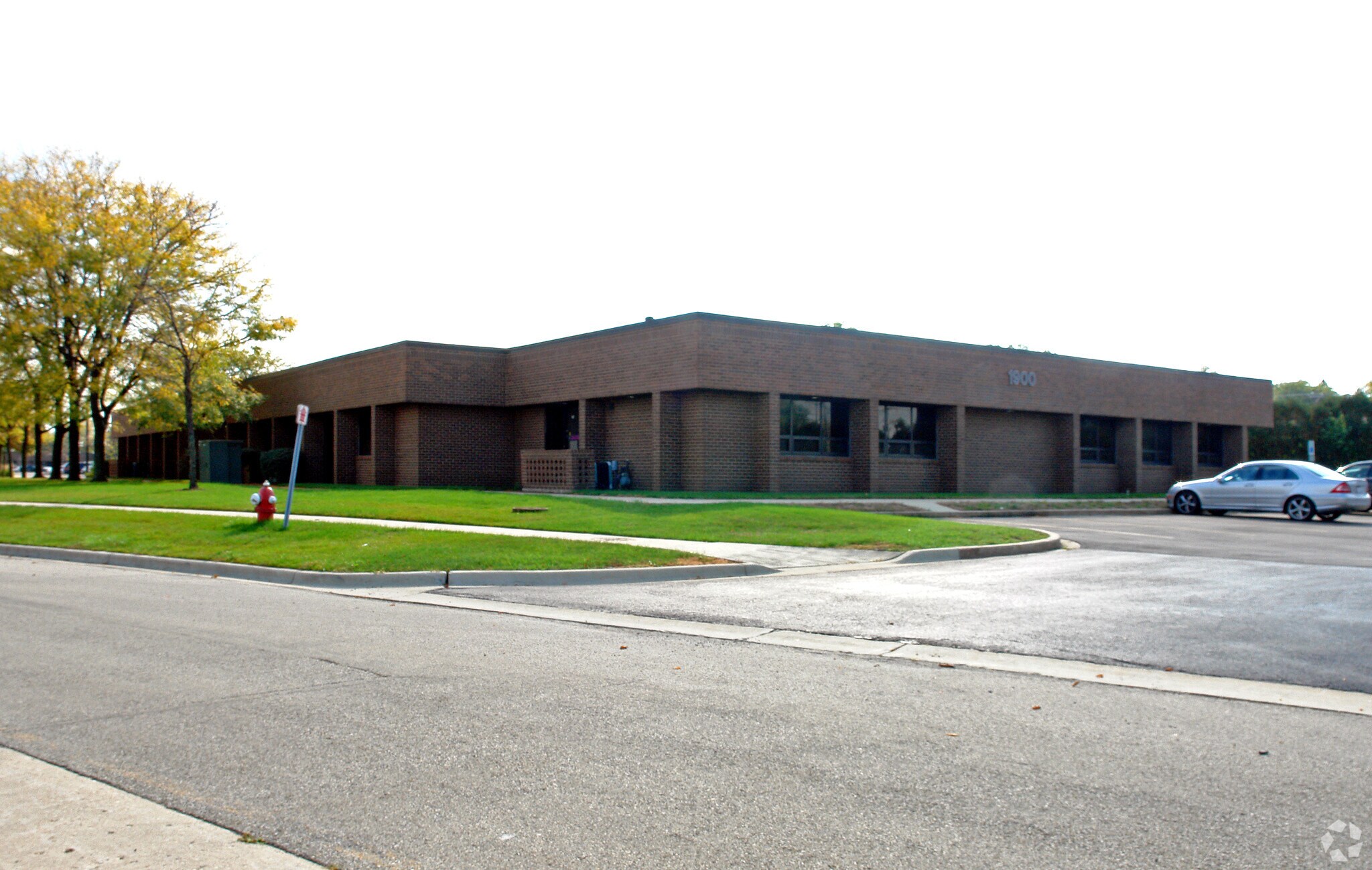100 Hillcrest Blvd, Schaumburg, IL for Rent