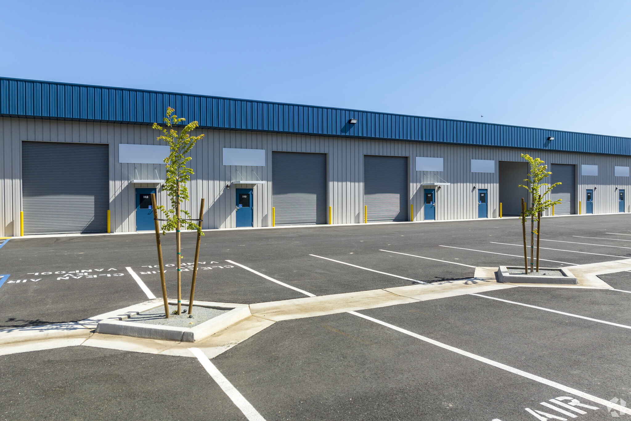 325-355 S Schnoor Ave, Madera, CA for Rent