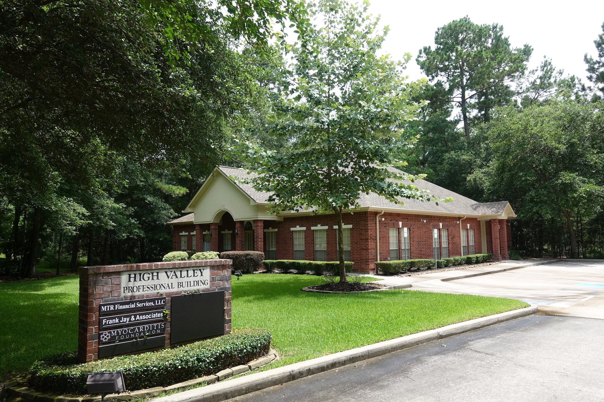 2909 High Valley Dr Kingwood, TX 77345 Office Property for Lease on