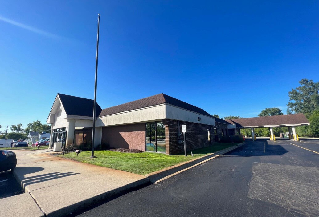 3805 A Highland Rd, Waterford, MI for Rent