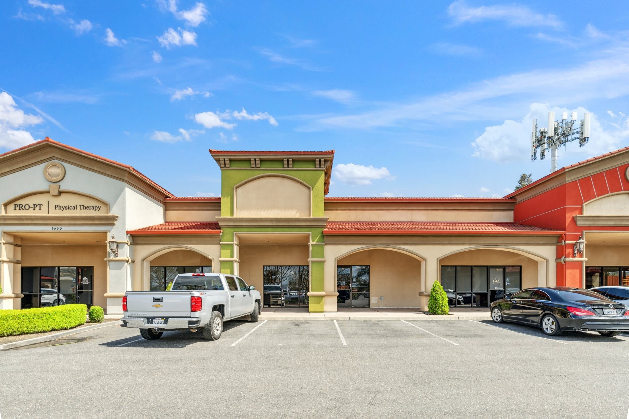 1563 N Schnoor Ave, Madera, CA for Rent