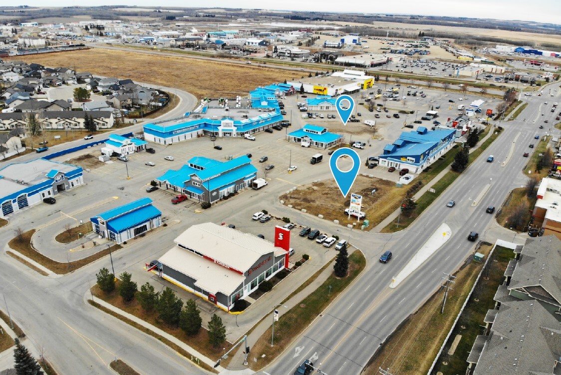 20 & 100 Hewlett Park Landing landing, Sylvan Lake, AB for Sale