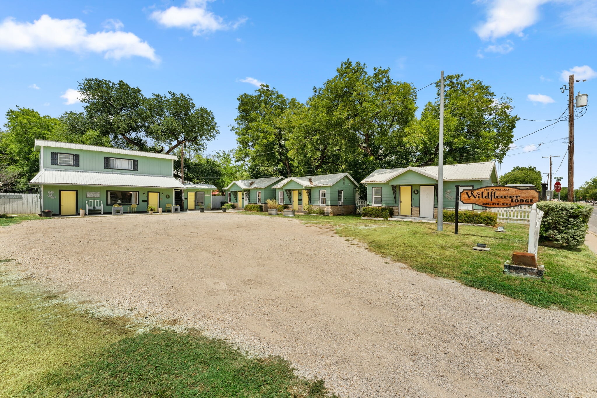 702 W Wallace St, San Saba, TX for Sale