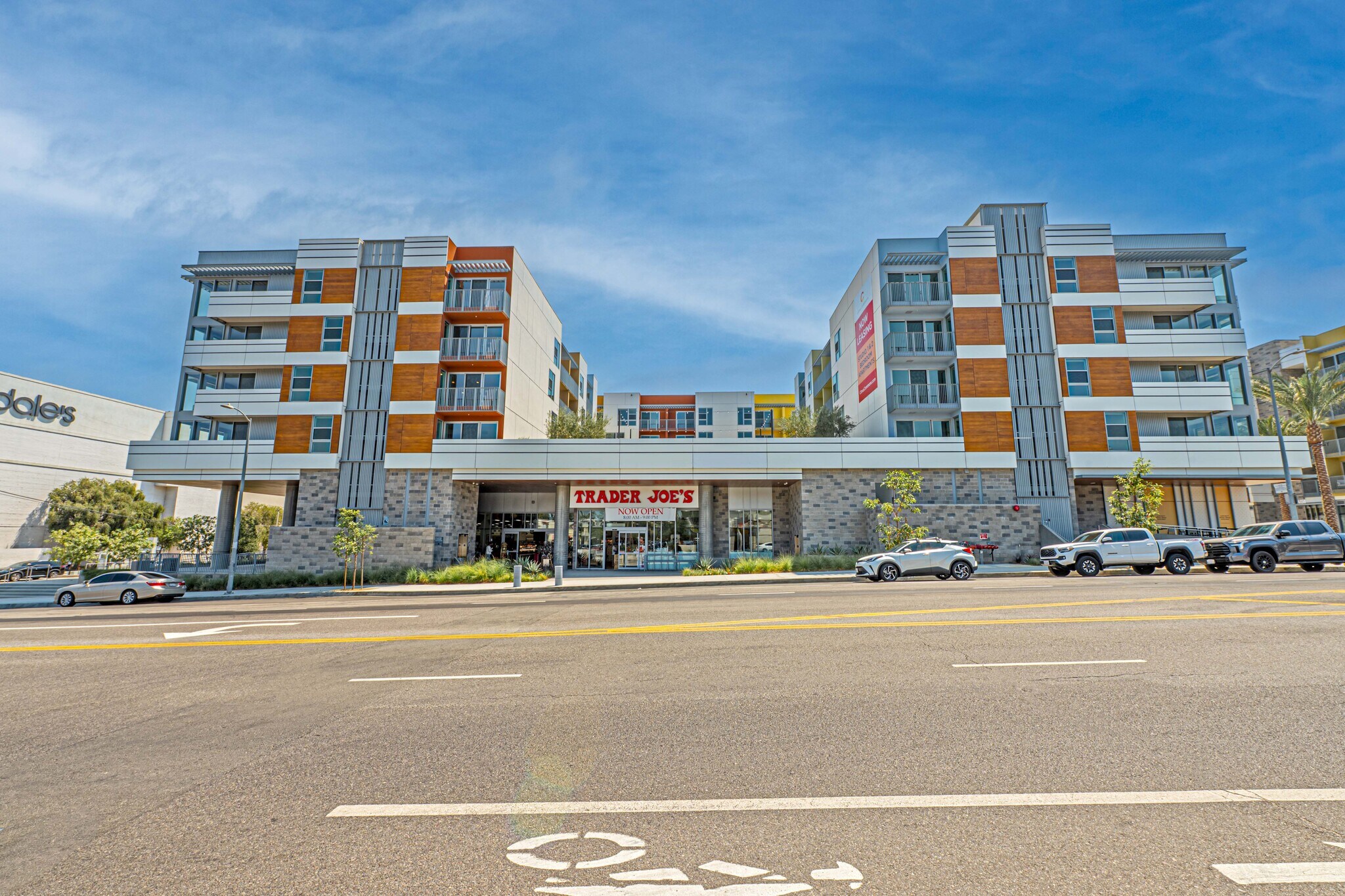 14150 Riverside Dr, Sherman Oaks, CA for Rent