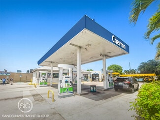 North Miami, FL Convenience Store - 13705 NW 7th Ave