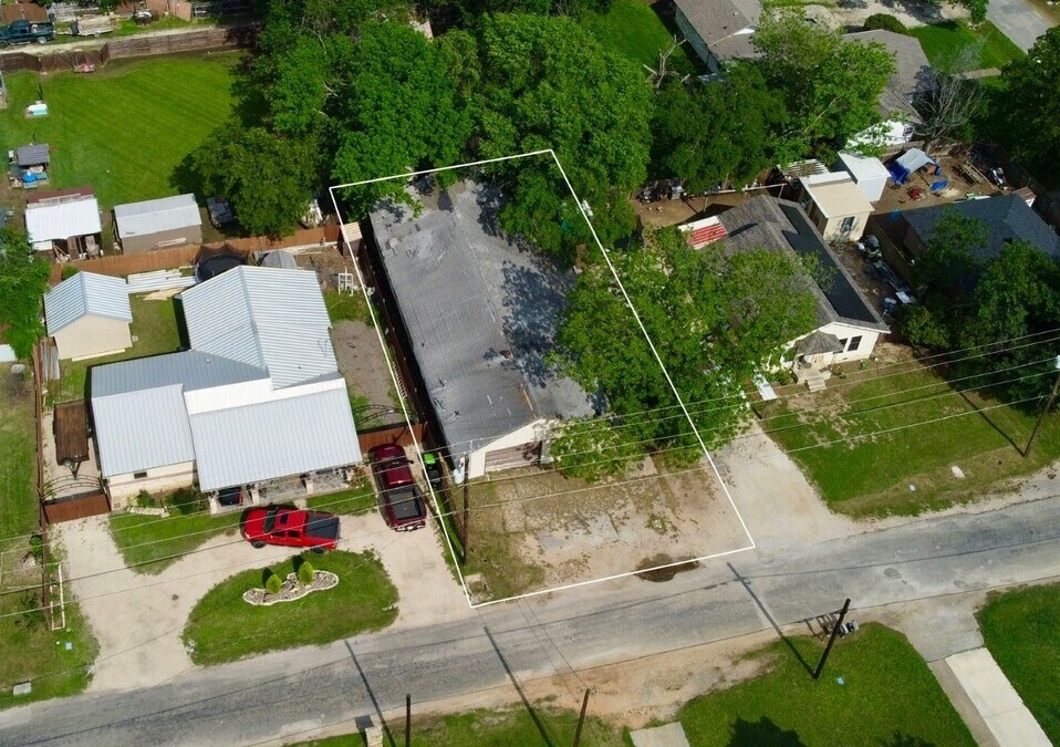 417 S Prairie St, Pilot Point, TX for Sale