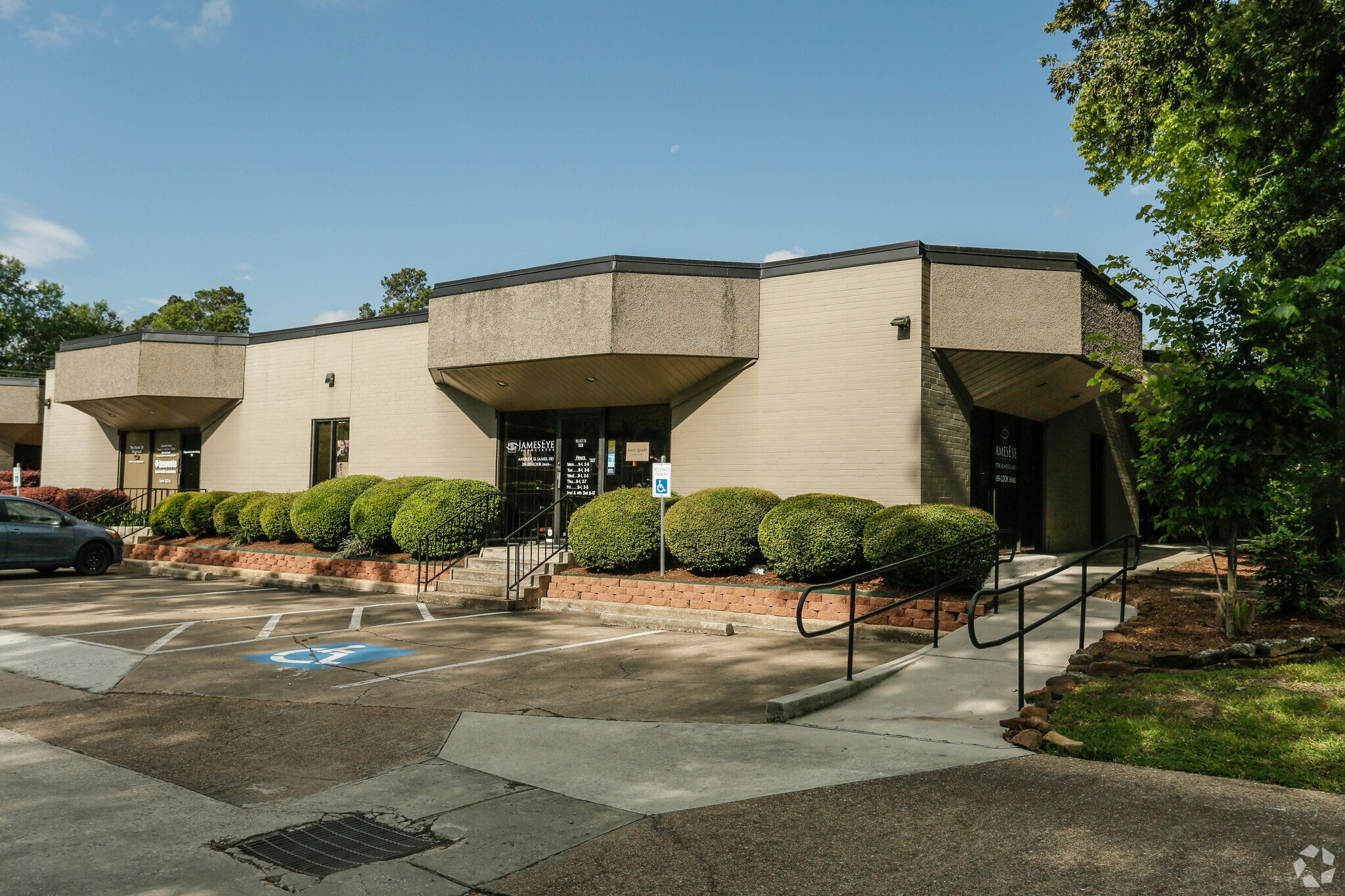 1110 Kingwood Dr, Kingwood, TX for Rent