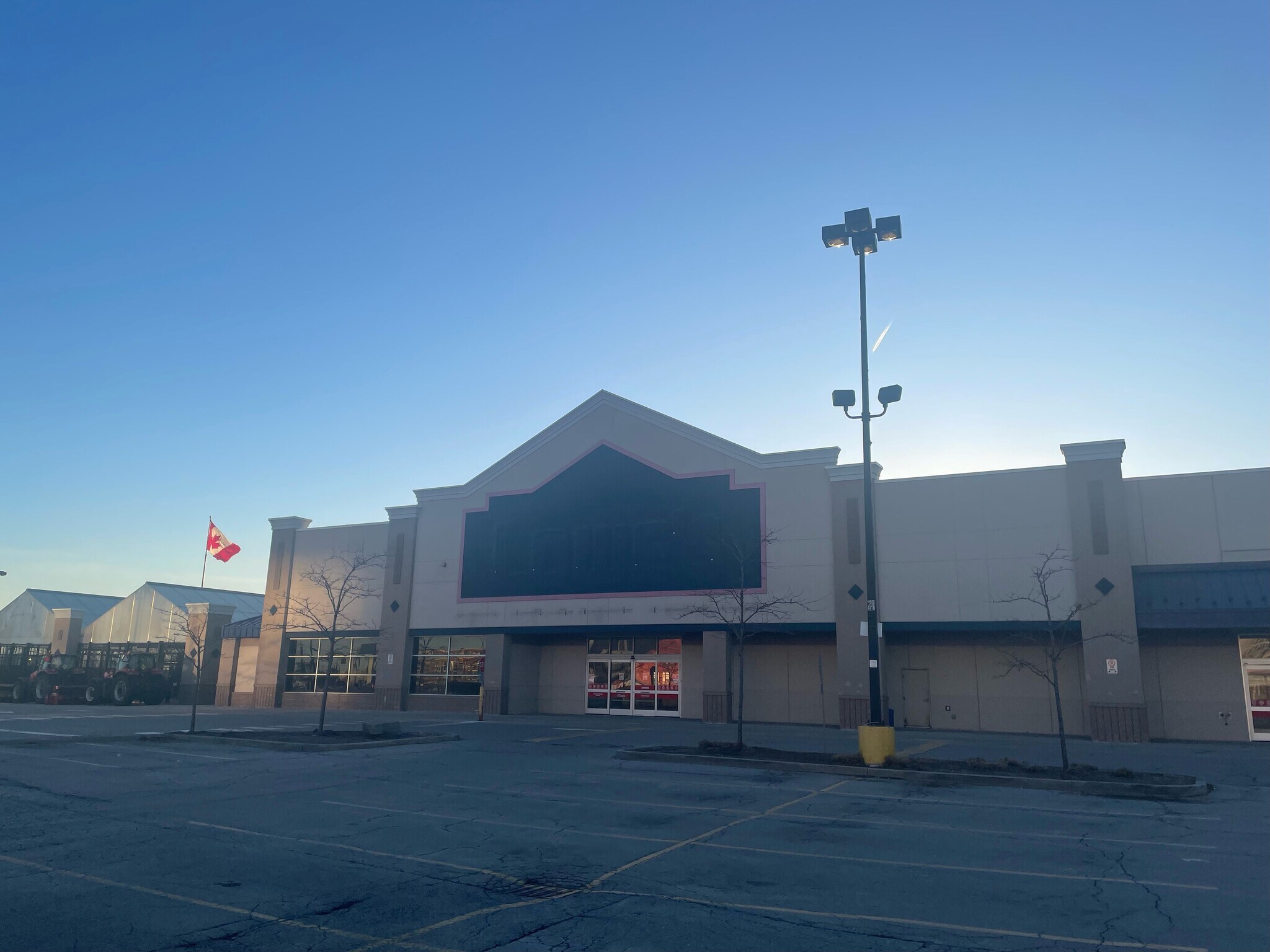 100 Edgeley Blvd Vaughan, ON L4K 5W7 Retail Property for Lease on