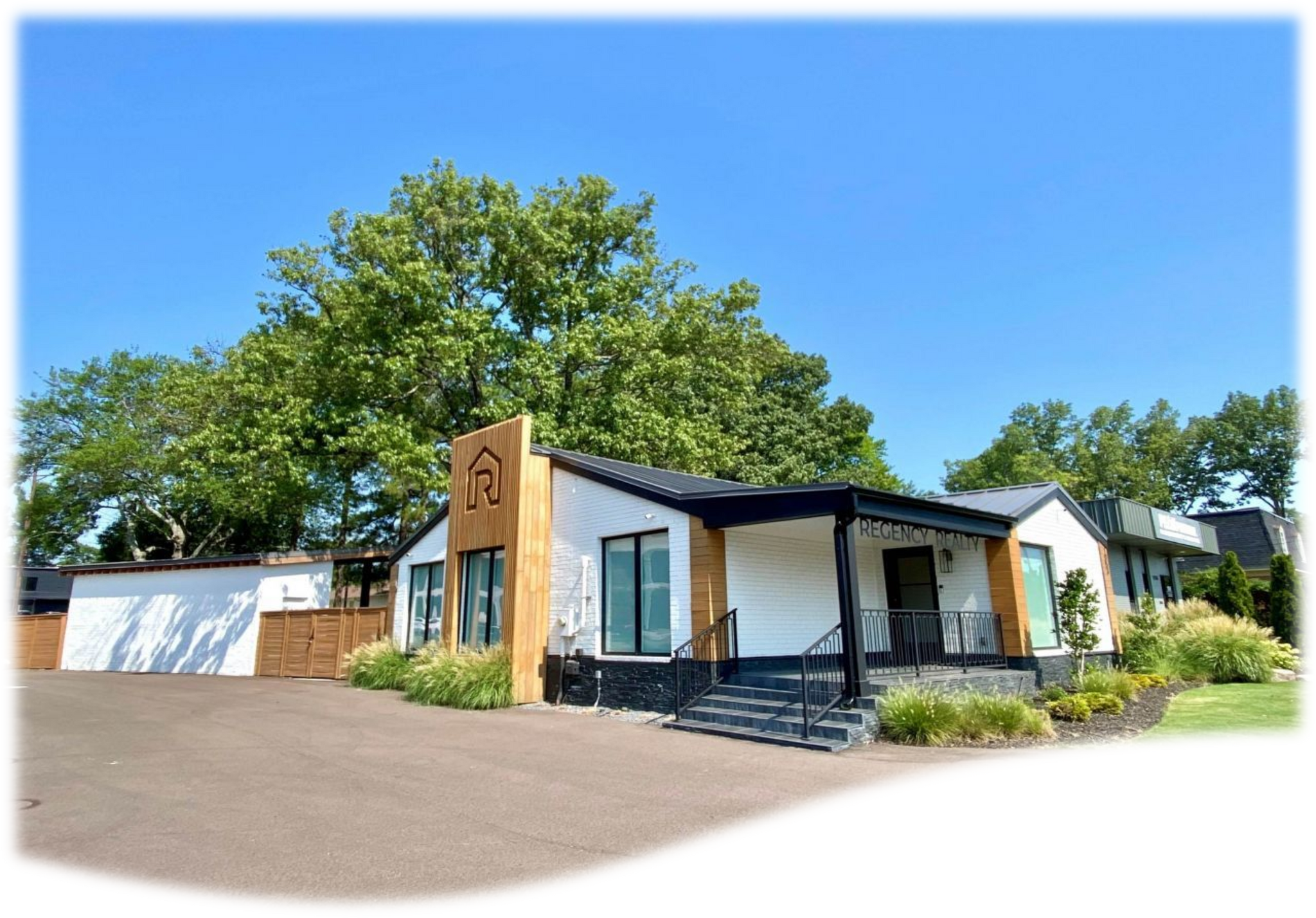 1053 Oakhaven Rd, Memphis, TN for Sale