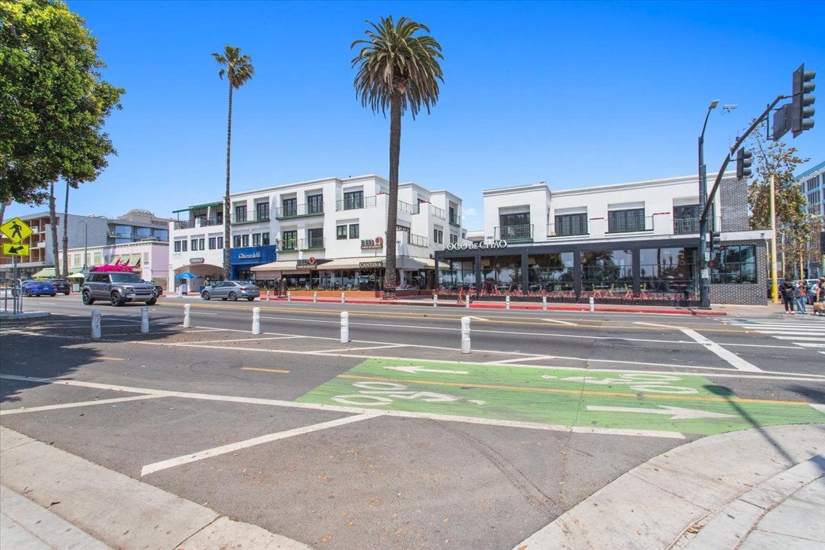 1541-1551 Ocean Ave, Santa Monica, CA for Rent