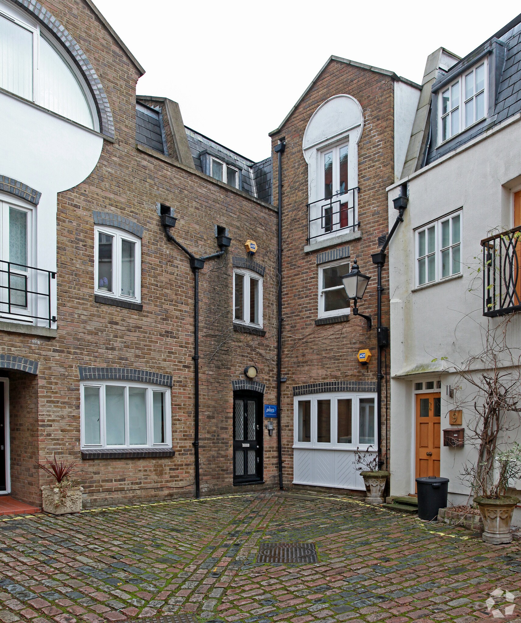 8 Celbridge Mews, London, LND for Rent