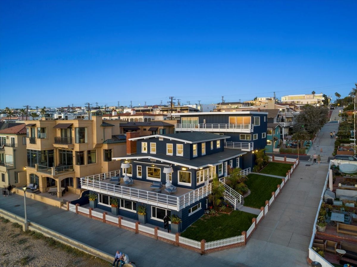 1000 The Strand, Manhattan Beach, CA for Sale