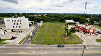 Muskogee, OK Commercial - 104 N York St