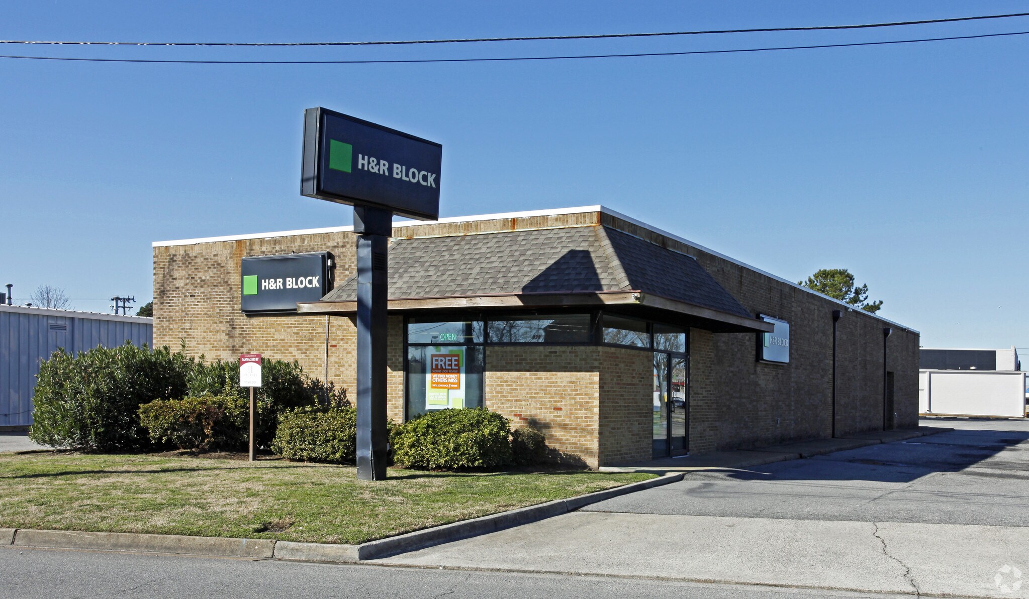 895 Poplar Hall Dr, Norfolk, VA for Sale