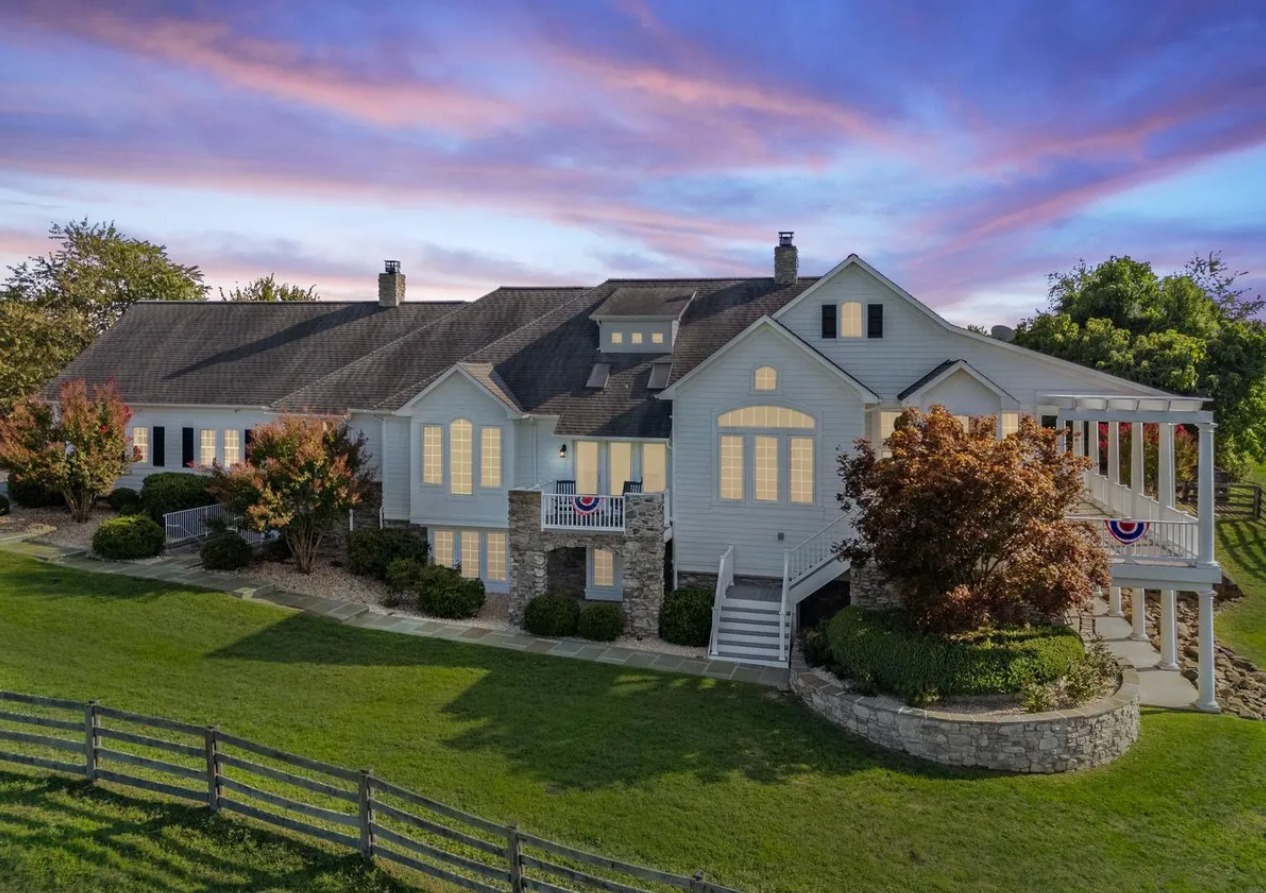 35047 Snickersville Tpke, Round Hill, VA for Sale