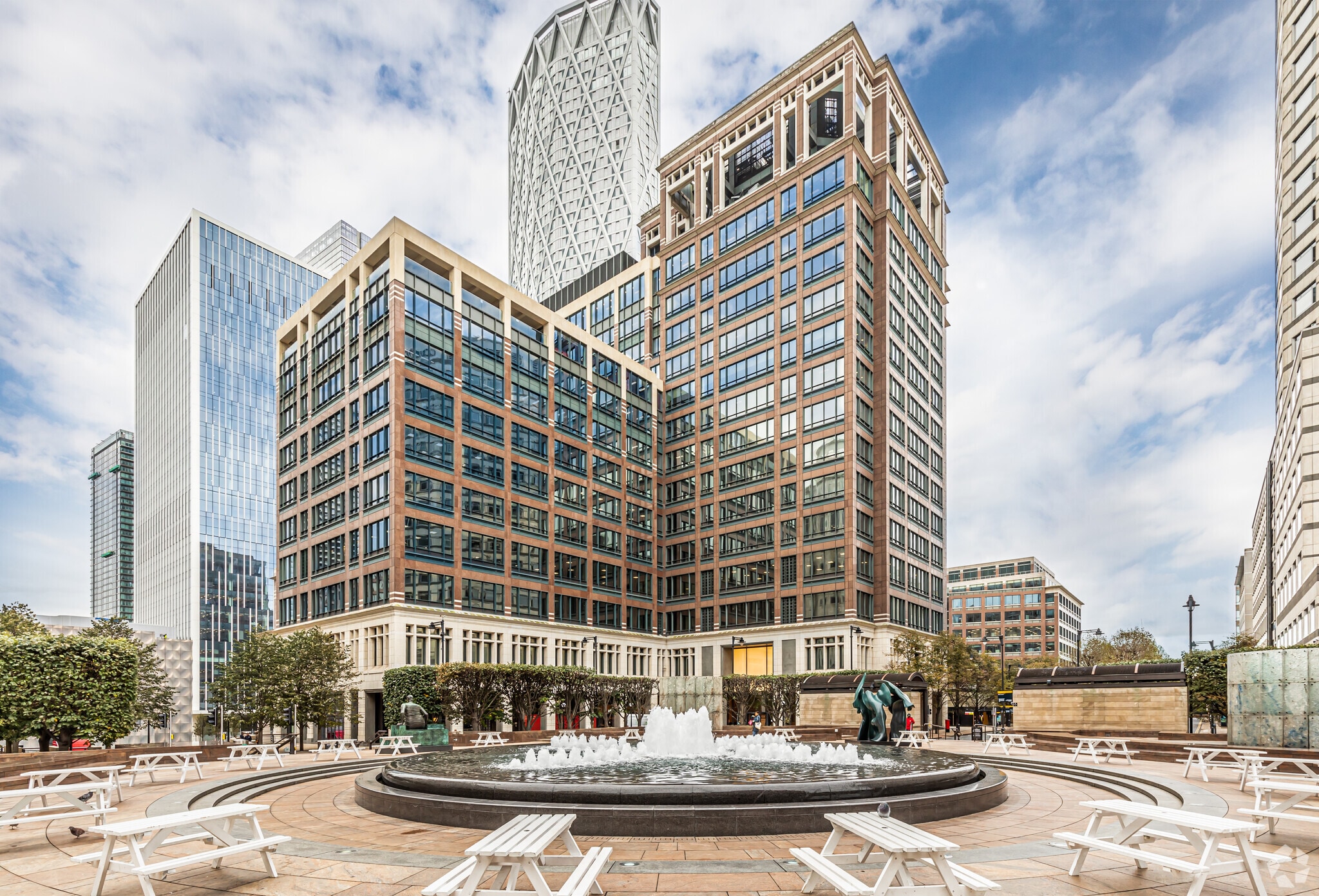 25 Cabot Sq, London, LND for Rent