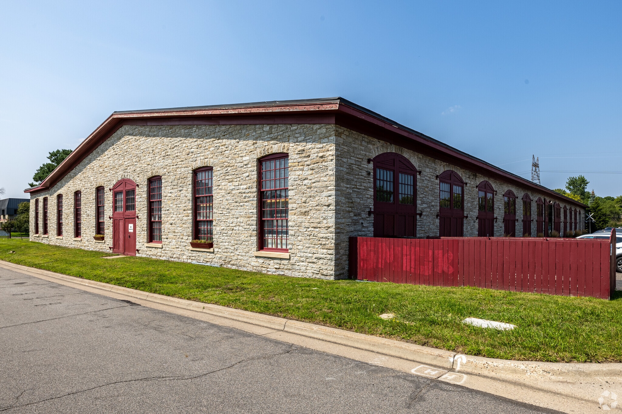 23 Empire Dr, Saint Paul, MN for Rent