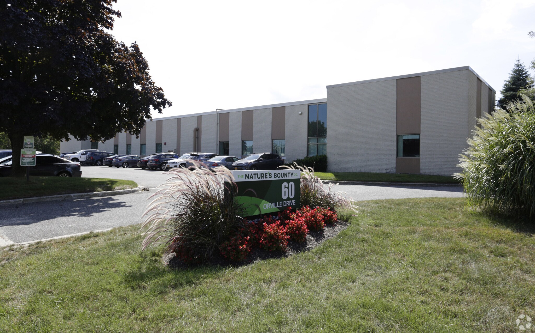 60 Orville Dr Bohemia, NY 11716 Industrial Property for Sale on