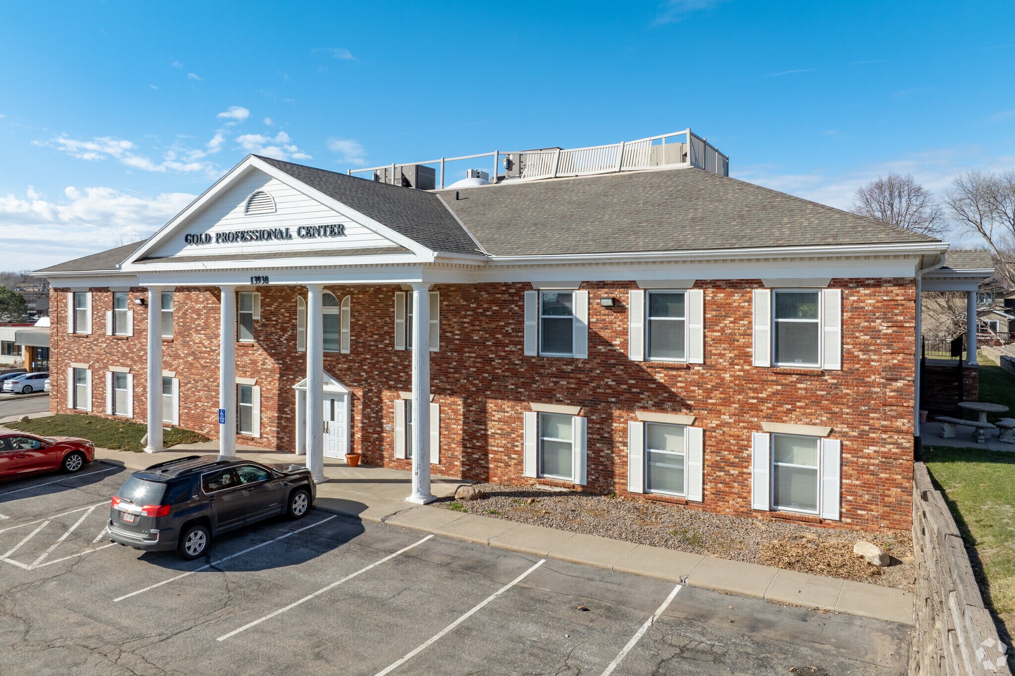 13930 Gold Cir, Omaha, NE for Rent