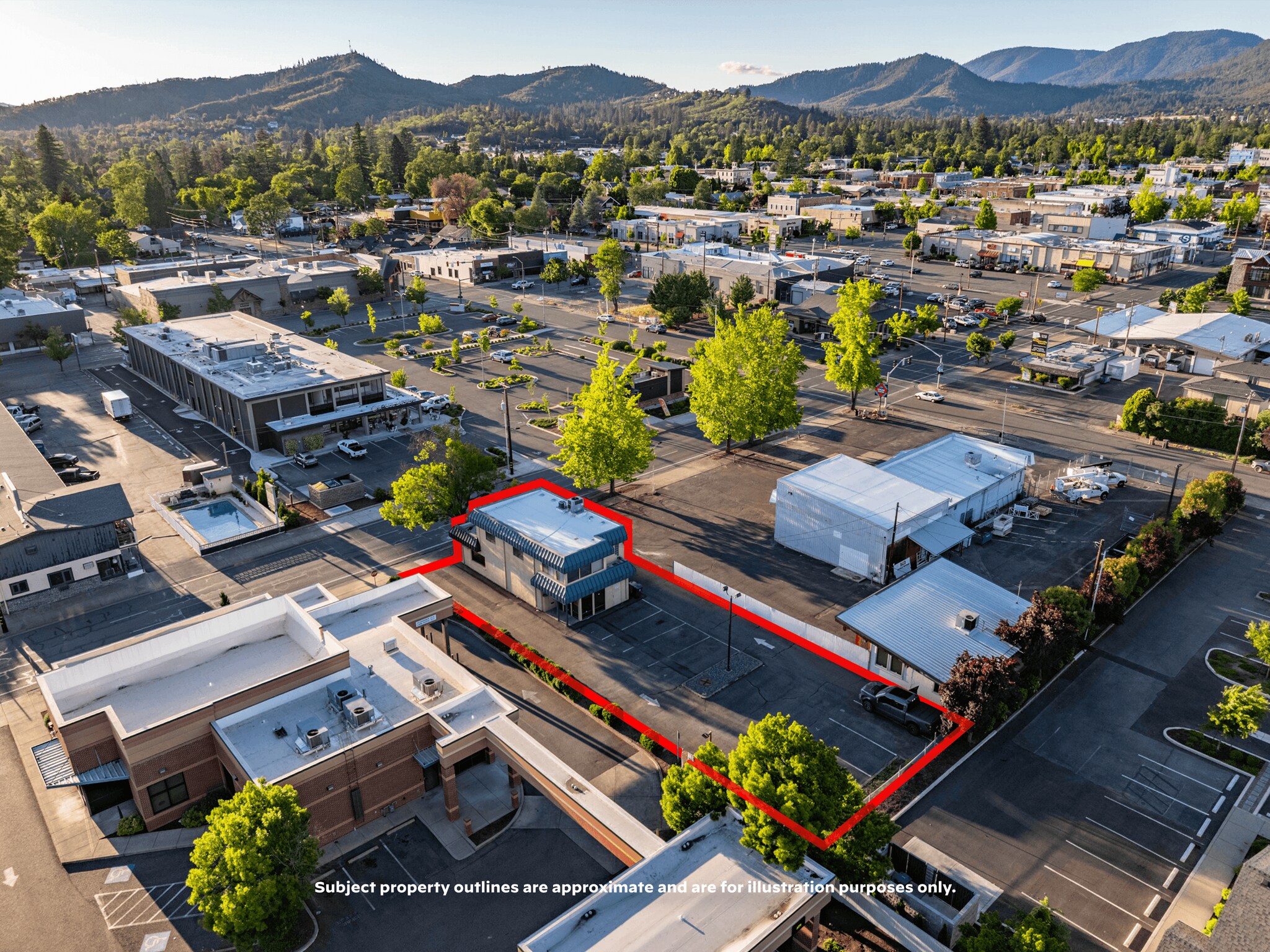 735 SE 7th St, Grants Pass, OR for Sale