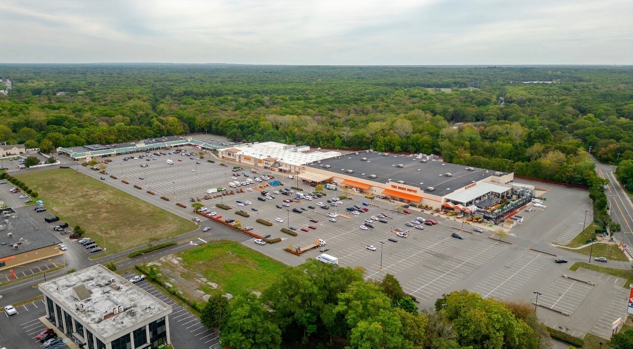 264-350 Middle Country Rd, Coram, NY for Rent