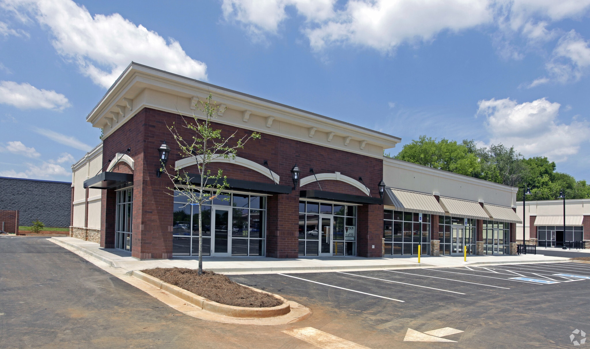 100 N Cedar Bluff Rd Knoxville, TN 37923 Shopping Center Property for