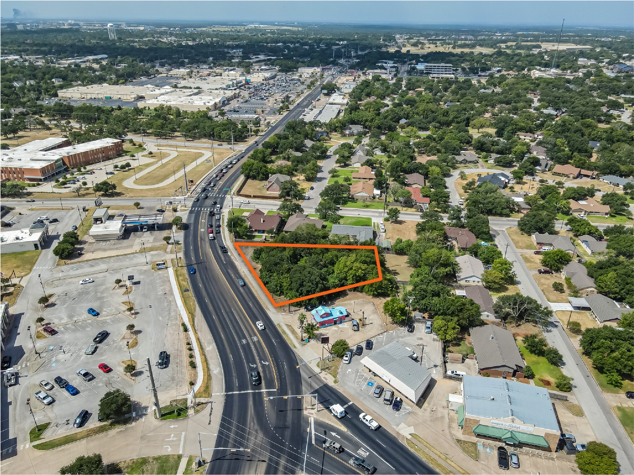 1122 E Villa Maria, Bryan, TX for Sale