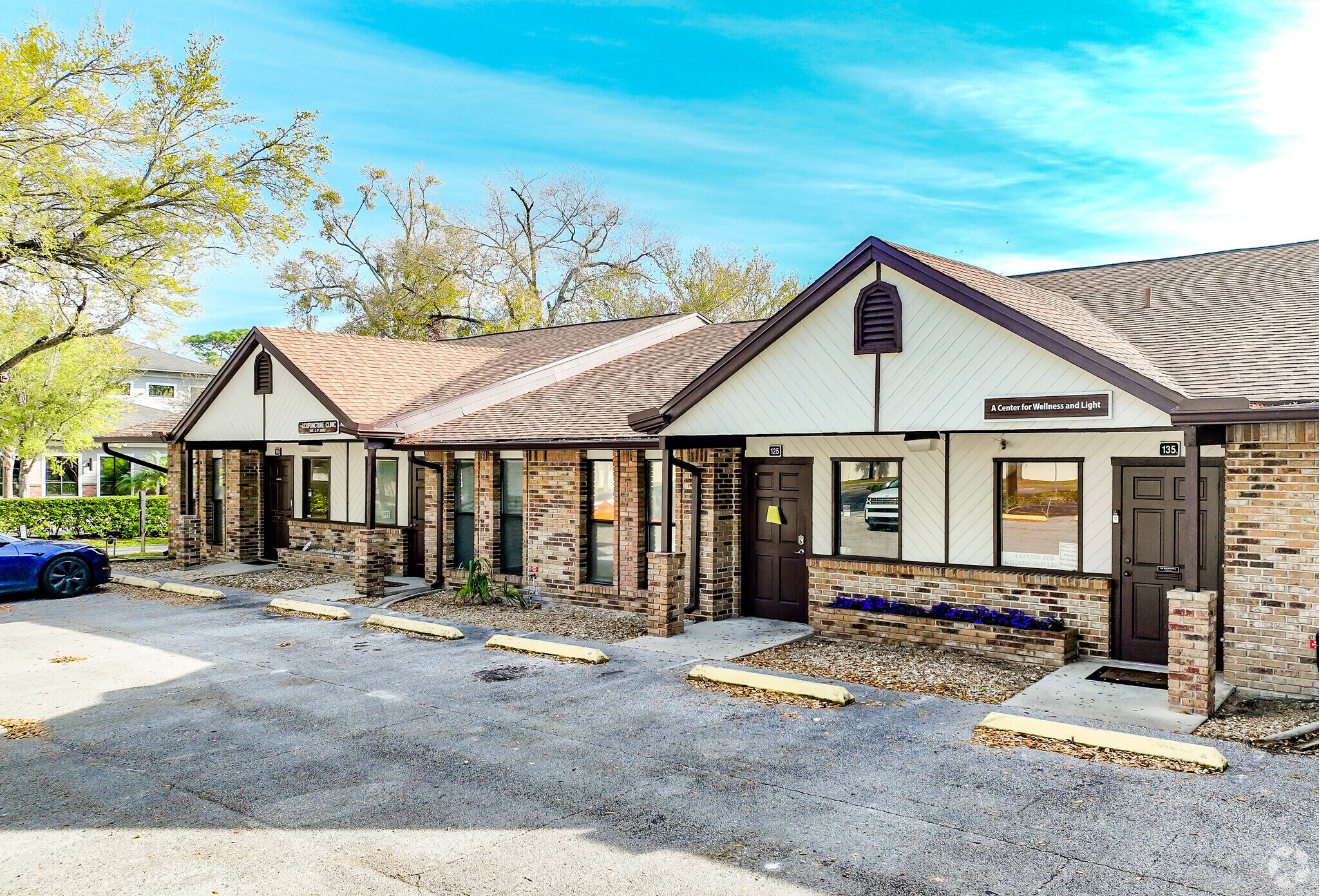 421 Montgomery Rd, Altamonte Springs, FL for Sale